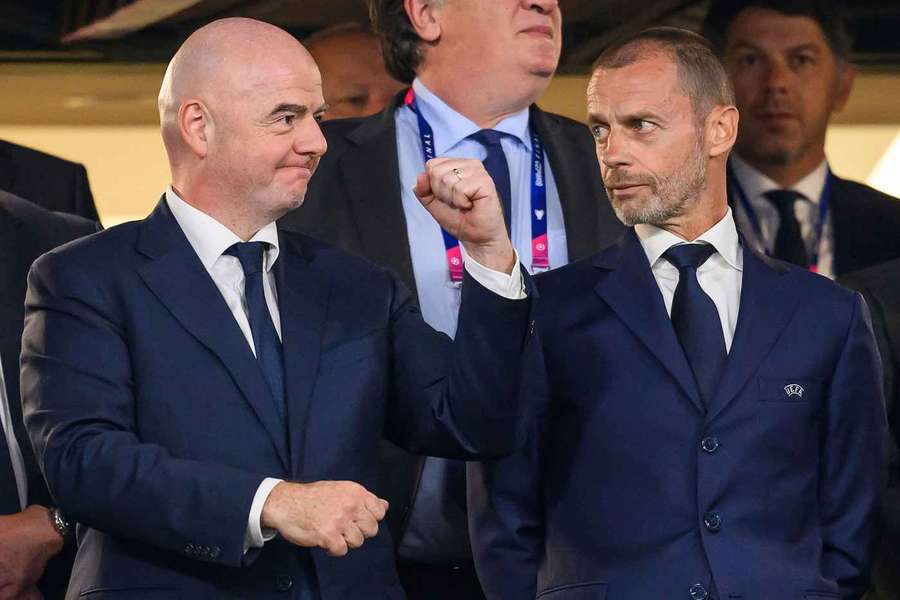 Gianni Infantino, președintele FIFA, alături de Aleksander Ceferin, președintele UEFA Gianni Infantino, președintele FIFA, alături de Aleksander Ceferin, președintele UEFA