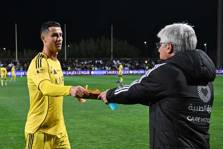 Cristiano Ronaldo misses penalty, faces injury scare in Al-Nassr win Cristiano Ronaldo misses penalty, faces injury scare in Al-Nassr win