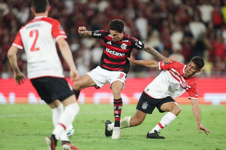 O Flamengo poderia ter aberto uma vantagem grande no primeiro tempo O Flamengo poderia ter aberto uma vantagem grande no primeiro tempo