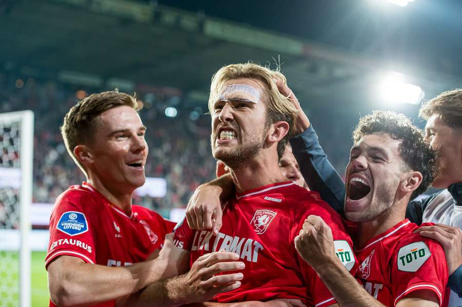 Michel Vlap en Twente vieren de 1-0