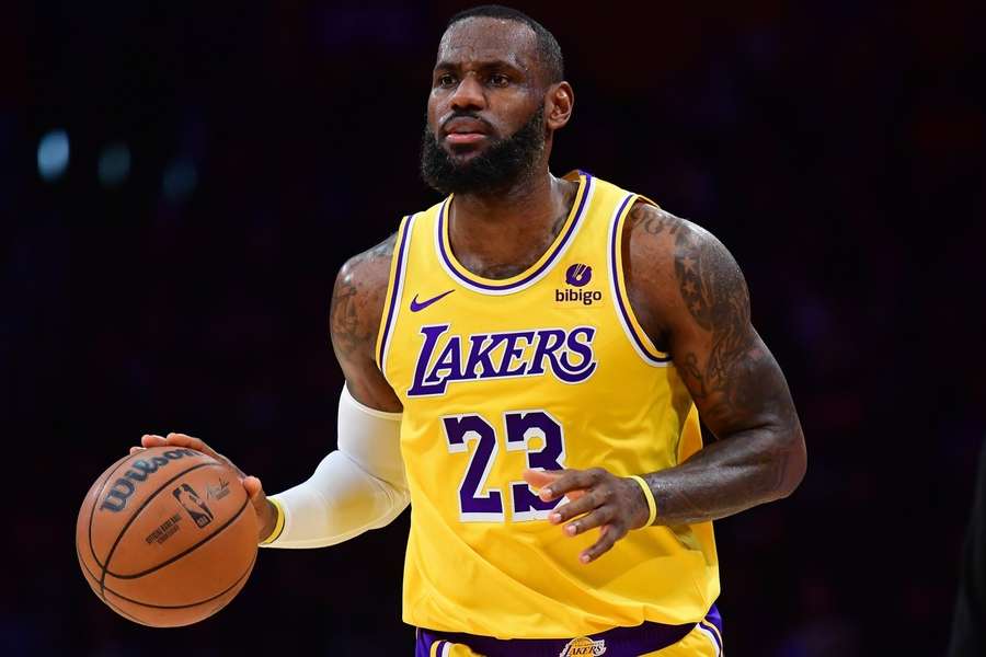 LeBron James no impidió la derrota de los Lakers.