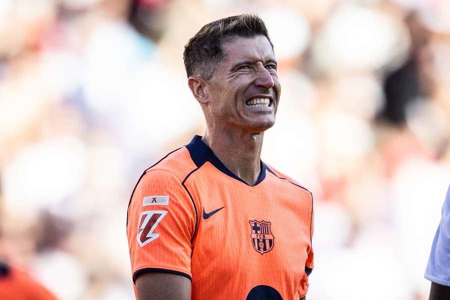 Robert Lewandowski si poranil zadní stehenní sval.