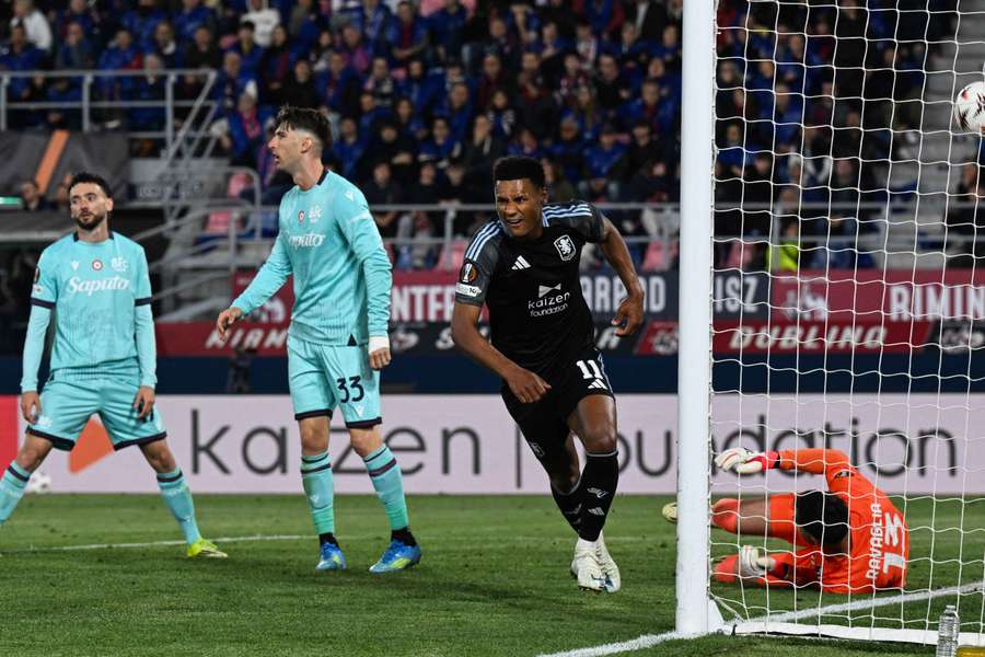 L'Aston Villa segna con Ollie Watkins la rete del definitivo 1-3 contro il Bologna