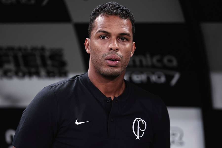 Novo técnico do Corinthians pede dispensa da Seleção Brasileira