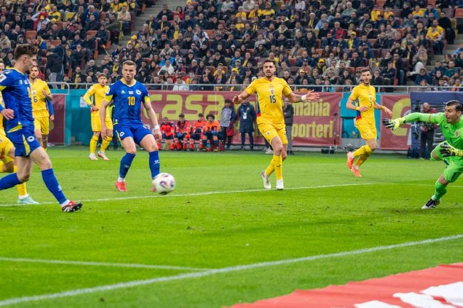 România cedează în fața Bosniei, scor 0-1, în primul meci din preliminariile pentru Cupa Mondială din 2026