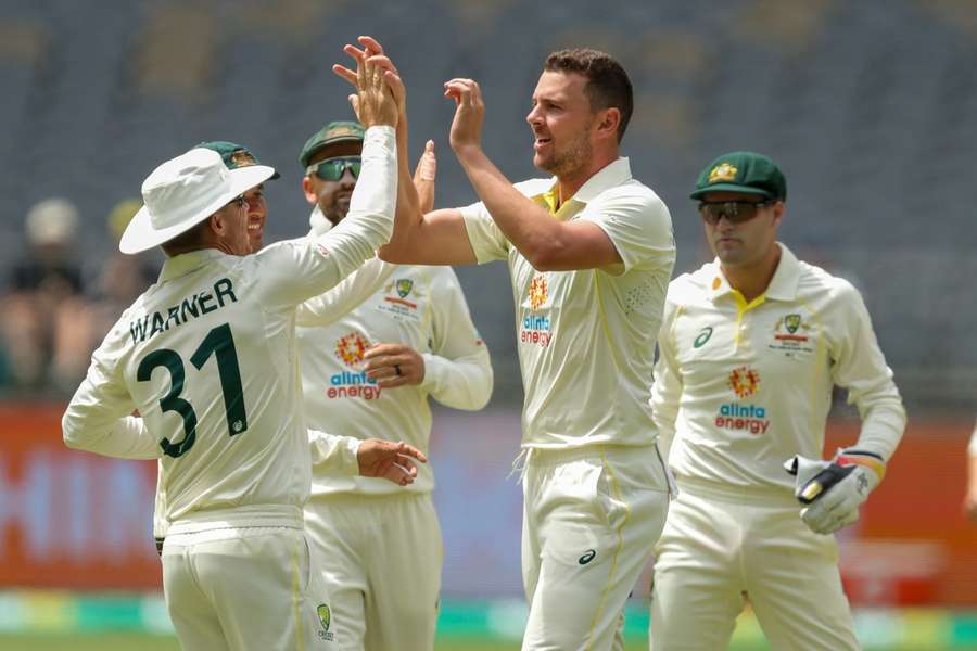 Josh Hazlewood removed opener Chanderpaul in the first over of the day