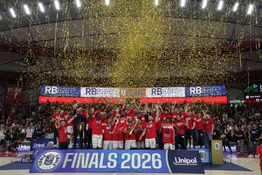 L'Olimpia Milano festeggia la vittoria del campionato contro l'Umana Reyer Venezia