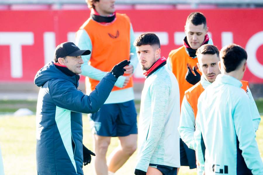Valverde, durante el entrenamiento previo al viaje a Yeda