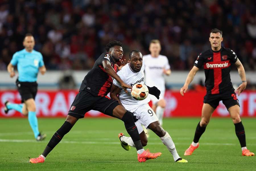 Edmond Tapsoba e o Bayer Leverkusen venceram o West Ham na primeira mão