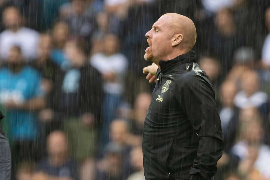 Sean Dyche tijdens een wedstrijd van Everton in augustus