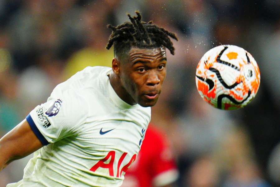 Destiny Udogie, do Tottenham, durante a partida contra o Liverpool