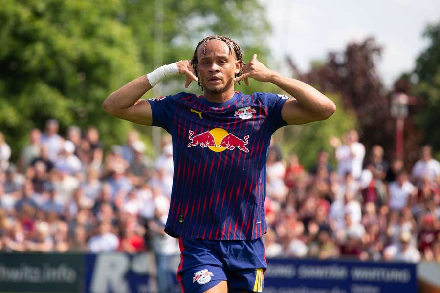 Chelsea "getting closer" to Xavi Simons deal as Chukwuemeka prepares for Leipzig move