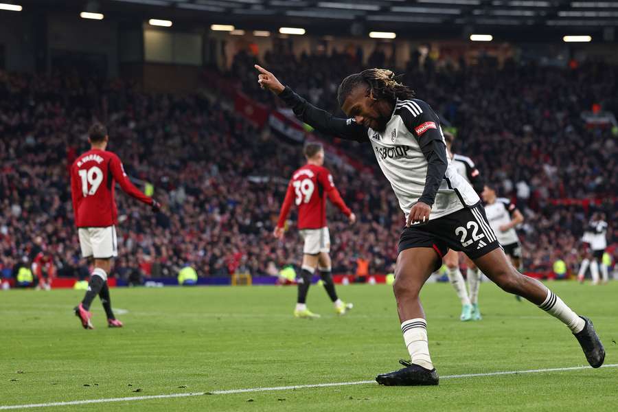 O vítězství Fulhamu nad Manchesterem United rozhodl v nastavení Alex Iwobi.