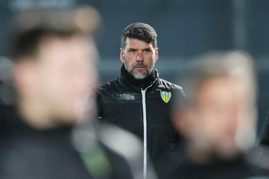 Cristiano Bacci terá tido discussão acesa com Gilberto Coimbra, presidente do Tondela