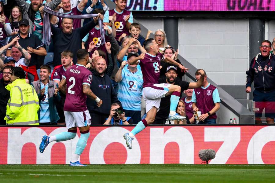 Josh Cullen of Burnley celebrates his goal to make it 1-0 