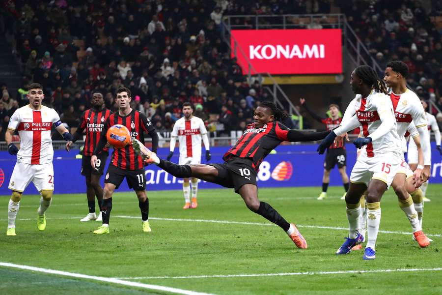 Rafael Leão sa postaral o bod pre milánske AC v nadstavenom čase.