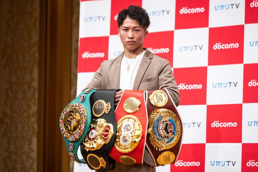 Japonezul Inoue renunță la centurile de campion pentru a lupta la categoria superioară