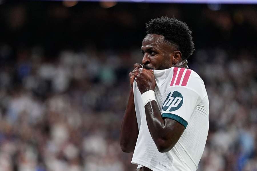 OFICIAL! Suspendare dură primită de Vinícius Jr după ce și-a tras de păr adversarul. Brazilianul ratează El Clasico OFICIAL! Suspendare dură primită de Vinícius Jr după ce și-a tras de păr adversarul. Brazilianul ratează El Clasico