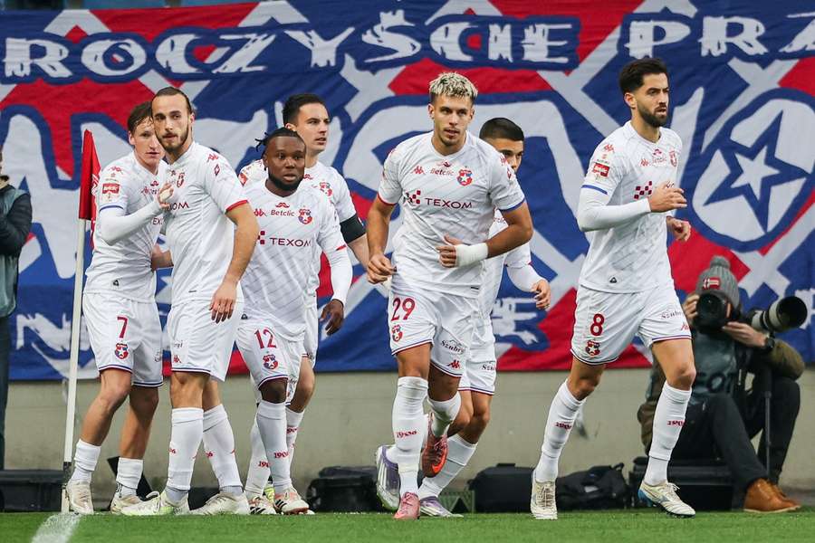 Lider zagra w Siedlcach na zakończenie pierwszej rundy. Mecz na szczycie w Pruszkowie