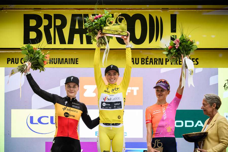 La Néerlandaise Vollering a pris le relais de sa compatriote et grande rivale van Vleuten pour remporter le Tour de France. 