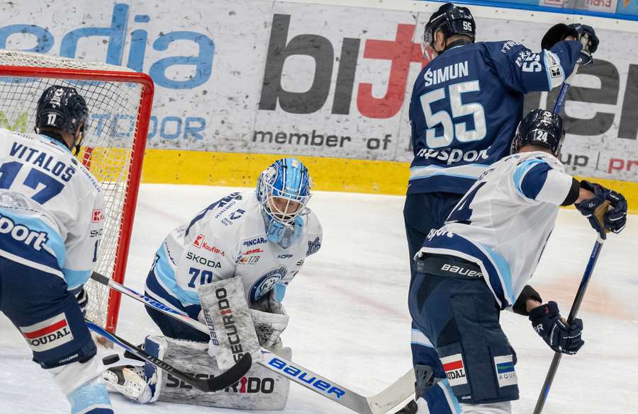 Šimun v gólovej situácii.