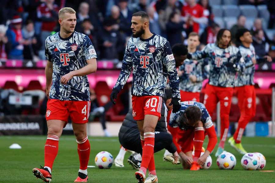 de Ligt a Mazraoui menia Mníchov za Manchester.