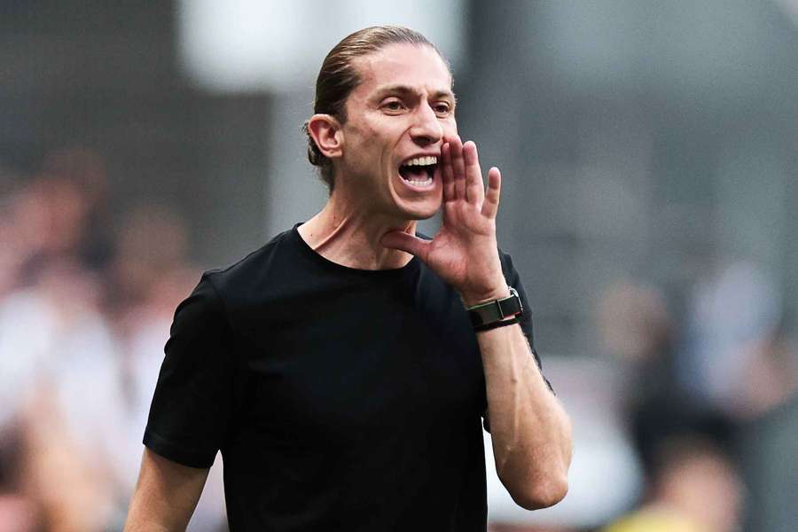 Filipe Luís tenta reverter a maré após 3 derrotas seguidas