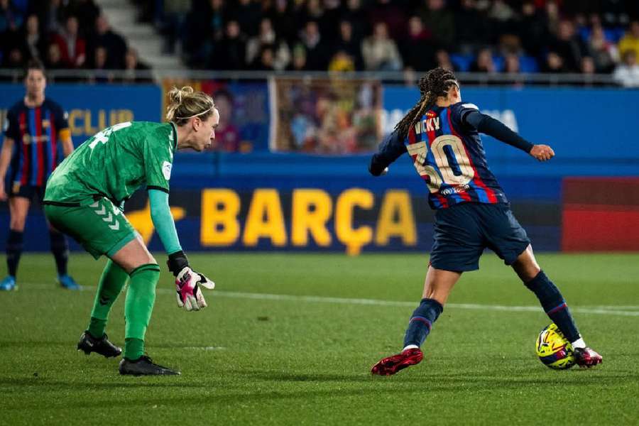 Vicky López, una joya en el Barça