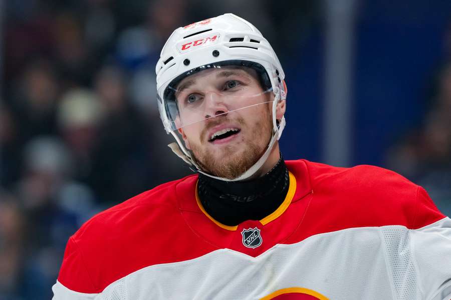 Adam Klapka se v NHL blýskl gólem a asistencí v zápase s Coloradem.