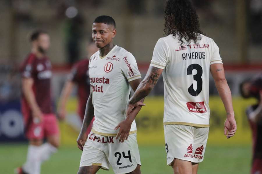 Universitario celebra su victoria