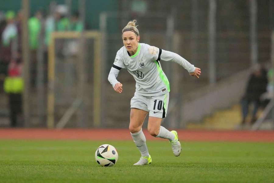 Svenja Huth bleibt in Wolfsburg