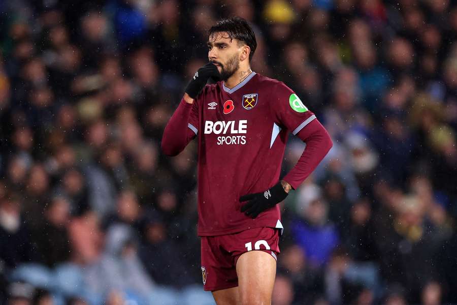 Lucas Paquetá em campo pelo West Ham Lucas Paquetá em campo pelo West Ham