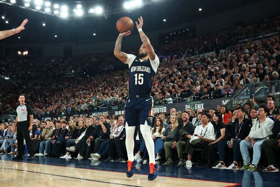 Alvarado, pieza clave en la victoria de los Pelicans Alvarado, pieza clave en la victoria de los Pelicans