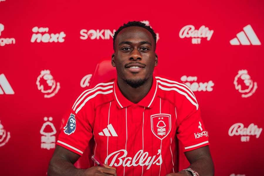 Kalimuendo, reforço do Nottingham Forest
