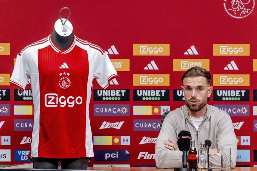 Henderson nadal czeka na pozwolenie na pracę w Ajaxie. Kiedy debiut Anglika?