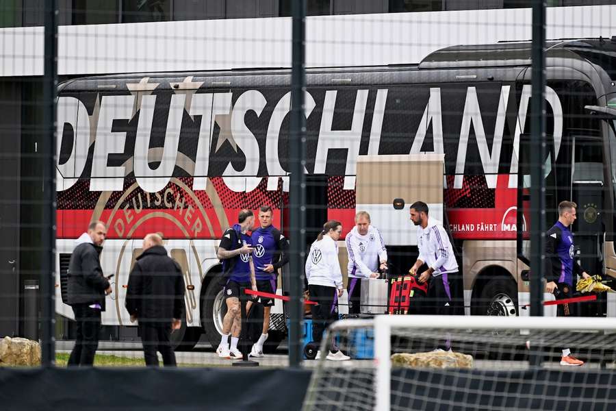 Der neue Mannschaftsbus der DFB-Elf wird an den legendären Franz Beckenbauer erinnern.