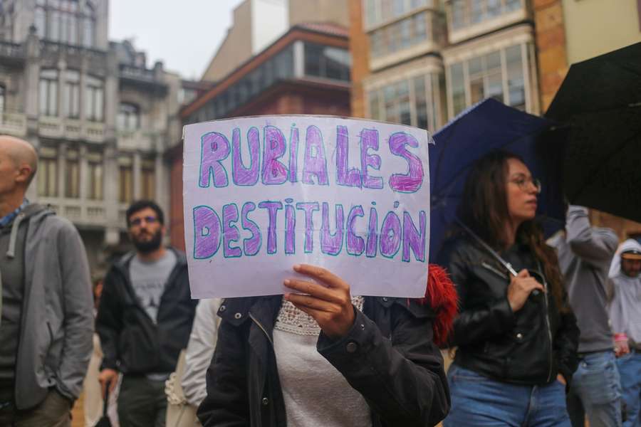 Rubiales-Mutter tritt in Hungerstreik: "Hermoso soll die Wahrheit sagen"