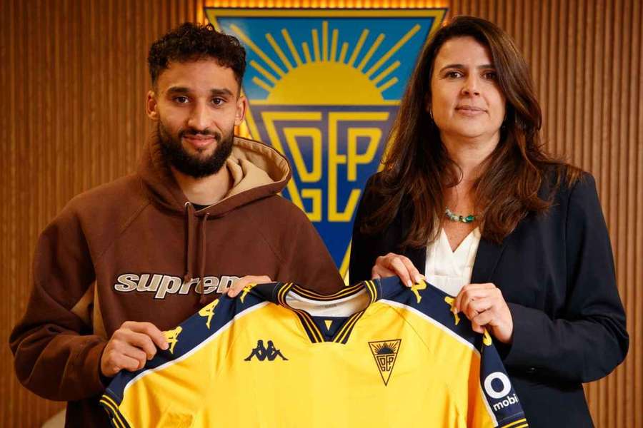 Guitane fez três jogos pelos canarinhos esta temporada