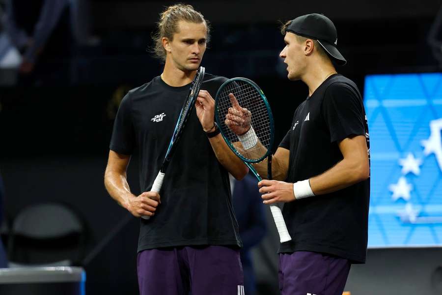 Zverev a Menšík byli spoluhráči na exhibičním Laver Cupu 2025.