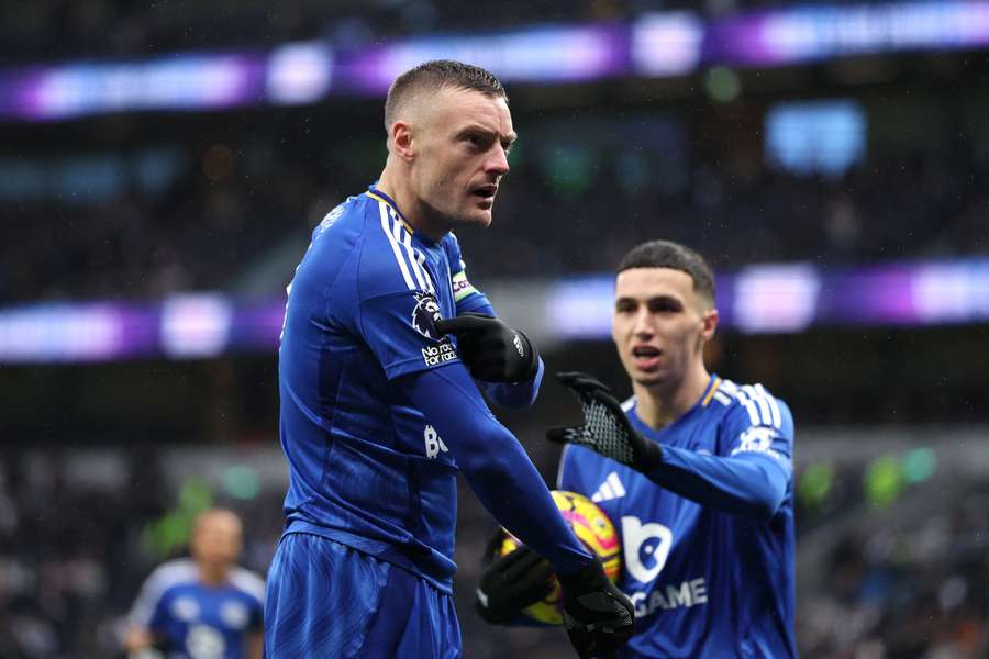 Jamie Vardy celebrates scoring his side's first goal during the Premier League match between Tottenham Hotspur and Leicester City