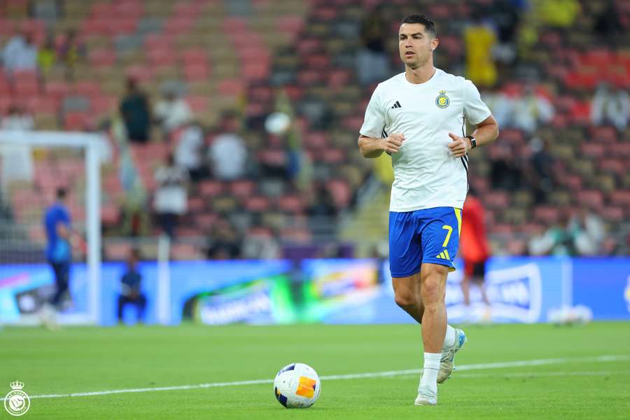 Cristiano Ronaldo en el calentamiento para el partido
