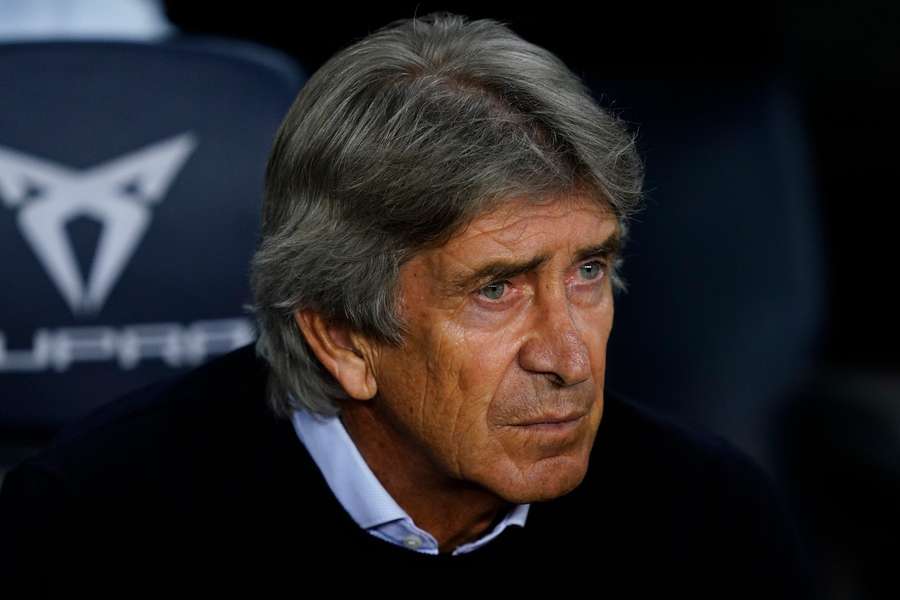 Manuel Pellegrini má na dosah významný míľnik. Čoskoro sa môže stať najdlhšie slúžiacim trénerským legionárom v La Lige.