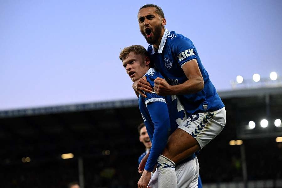 Everton deu uma demonstração de força diante do maior rival e respira aliviado