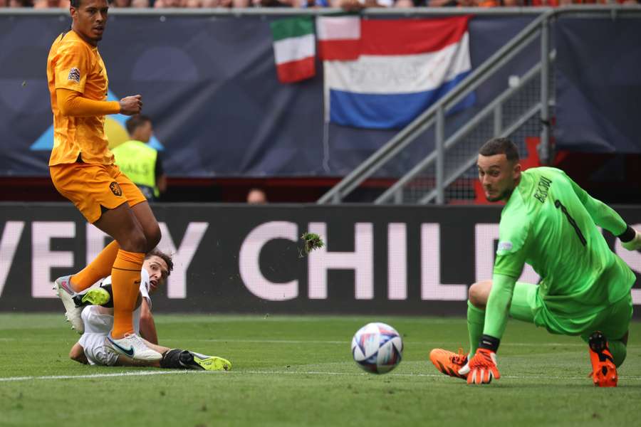 Chiesa marcou o terceiro gol italiano em contra-ataque