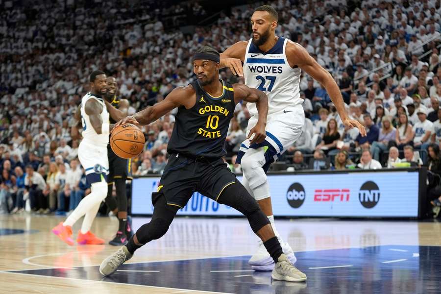 Golden State Warriors wygrali z Minnesotą Timberwolves, kontuzja Curry'ego