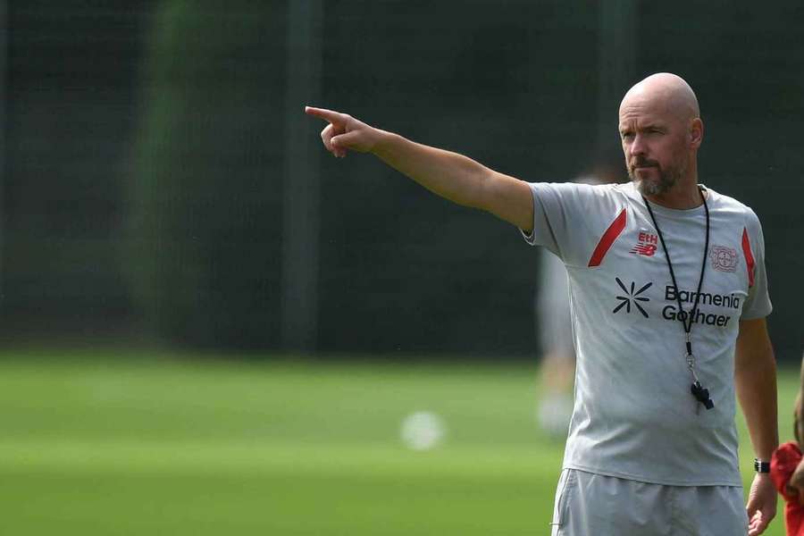 Ten Hag, treinador do Bayer Leverkusen