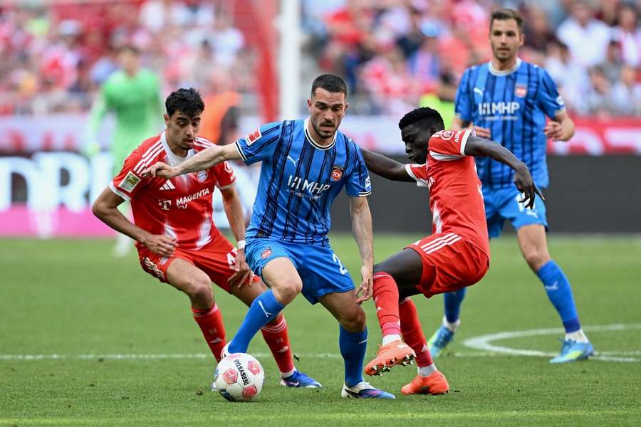 Arijon Ibrahimovic für seinen Leihklub Heidenheim gegen den FC Bayern Arijon Ibrahimovic für seinen Leihklub Heidenheim gegen den FC Bayern