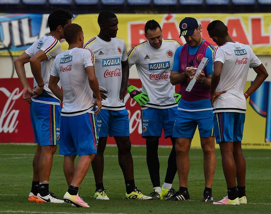 Néstor Lorenzo en 2016, trabajando como asistente técnico en la selección de Colombia Néstor Lorenzo en 2016, trabajando como asistente técnico en la selección de Colombia