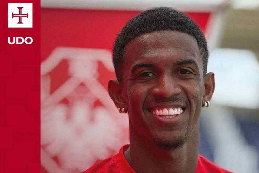 Douglas Borel oficializado pela Oliveirense