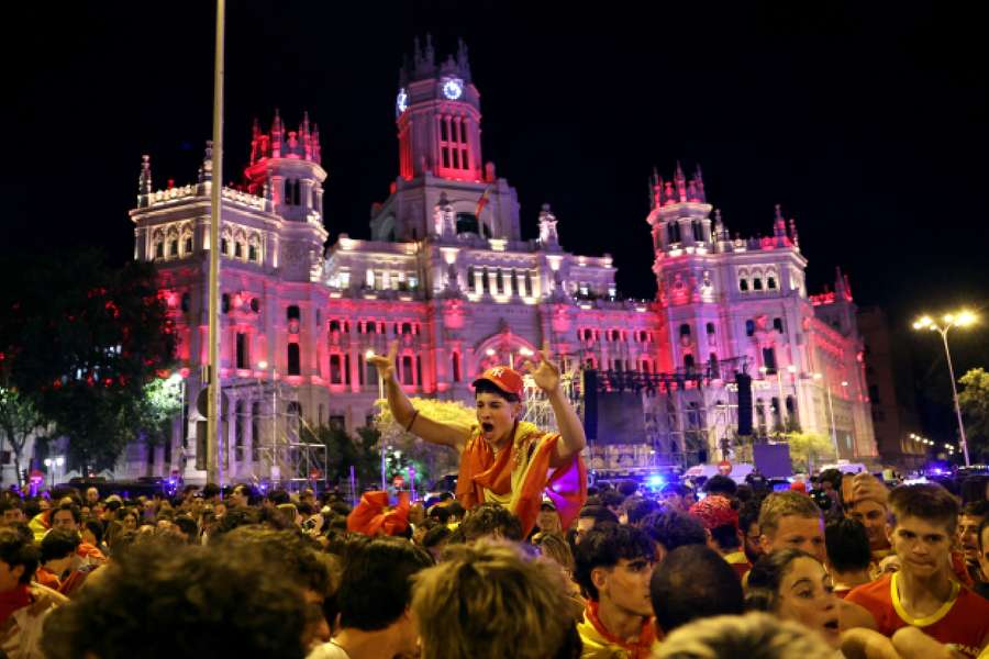 Spanje viert feest het het winnen van het eK